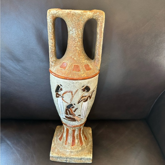 Eqyptian Base which is prepared for a lamp. - Picture 1 of 6